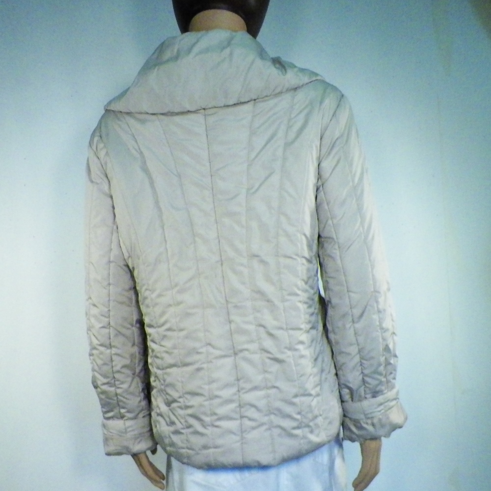 Voir photo 3 de Veste Femme Ecru XANAKA Taille Estimée 38. Veste Femme Ecru XANAKA Taille Estimée 38. Bon état - Vue 3 -
